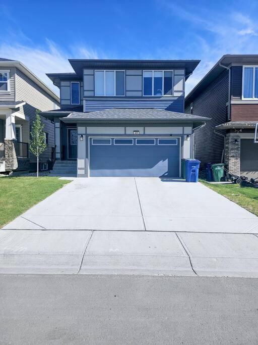 Cozy Suites In Calgary Area Balzac Exterior foto