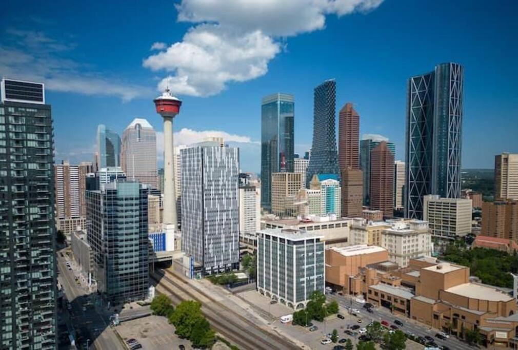 Cozy Suites In Calgary Area Balzac Exterior foto